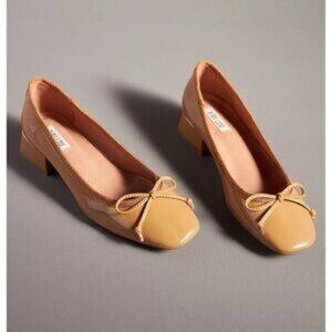 Anthropologie BIBI LOU Heel Ballet Bow Pump Camel Patent leather size 39 (8.5)